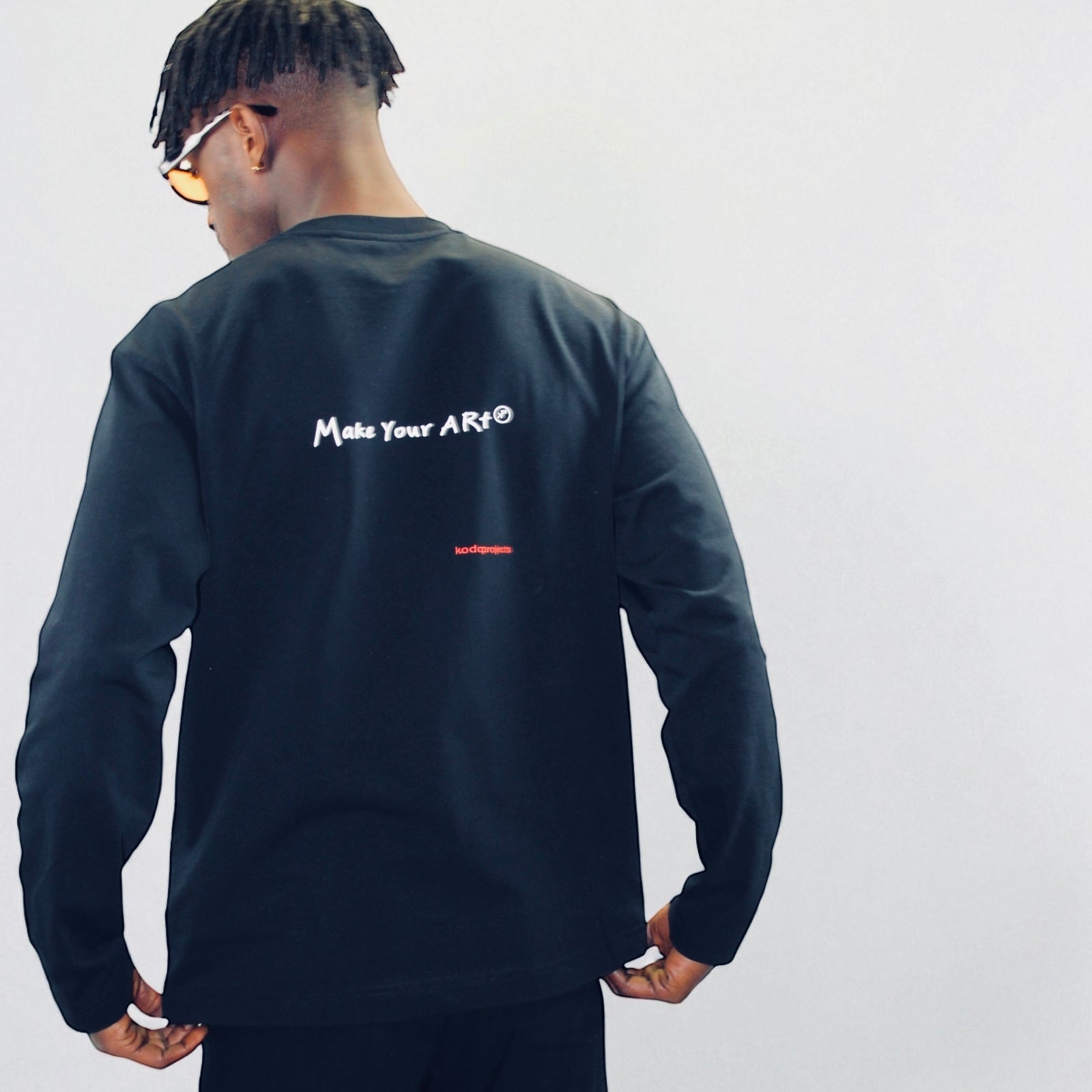 MAKE YOUR ART